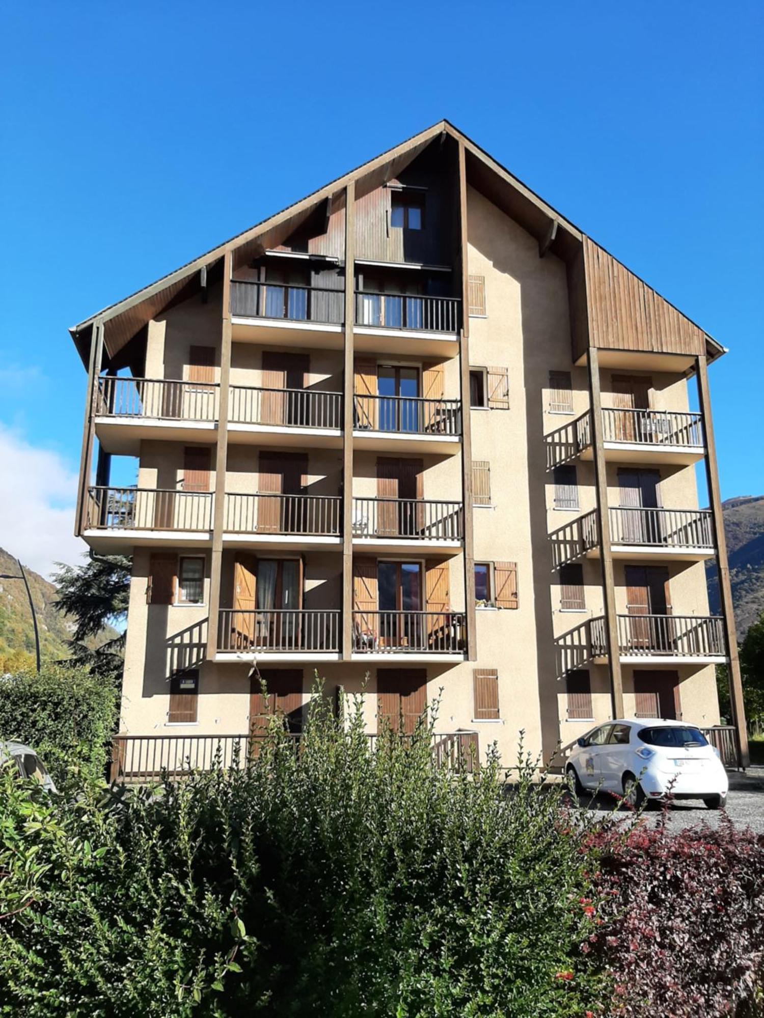 Appartement Vert Tendre Face A La Montagne Bagnères-de-Luchon Extérieur photo