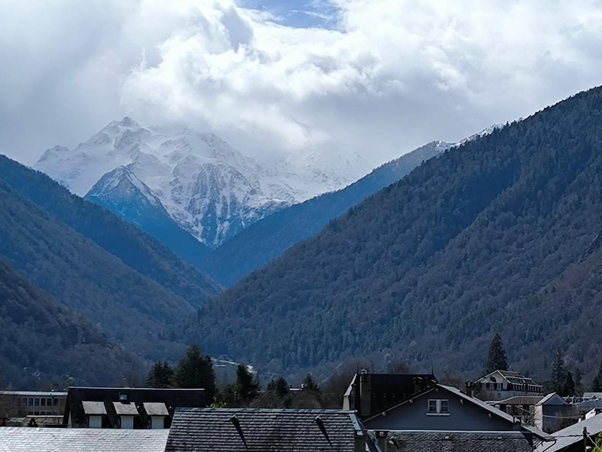Appartement Vert Tendre Face A La Montagne Bagnères-de-Luchon Extérieur photo